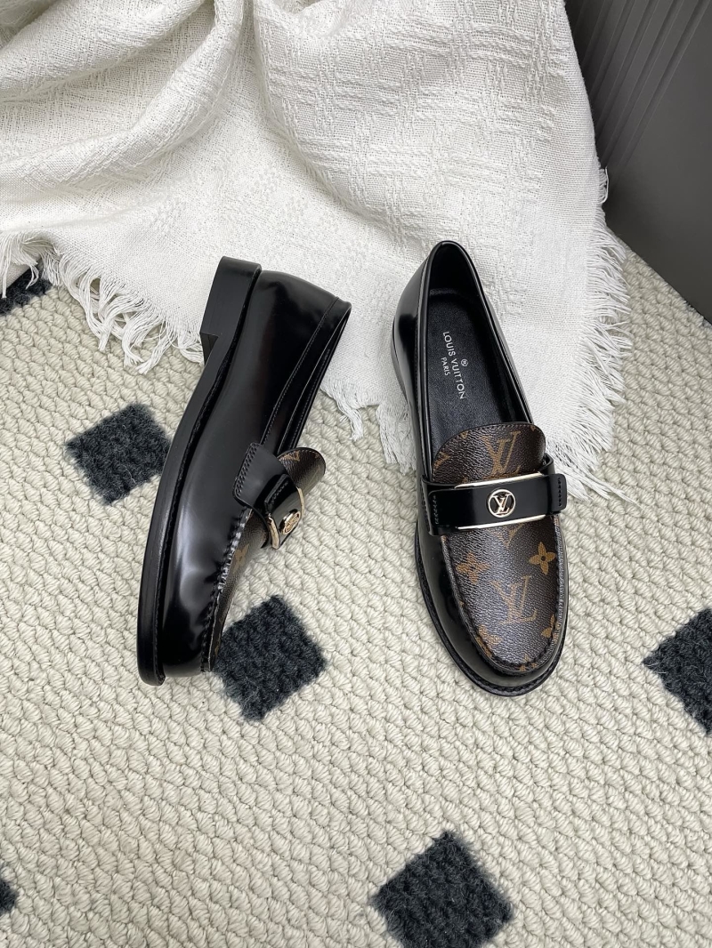 l0vis Vvtt0n loafers